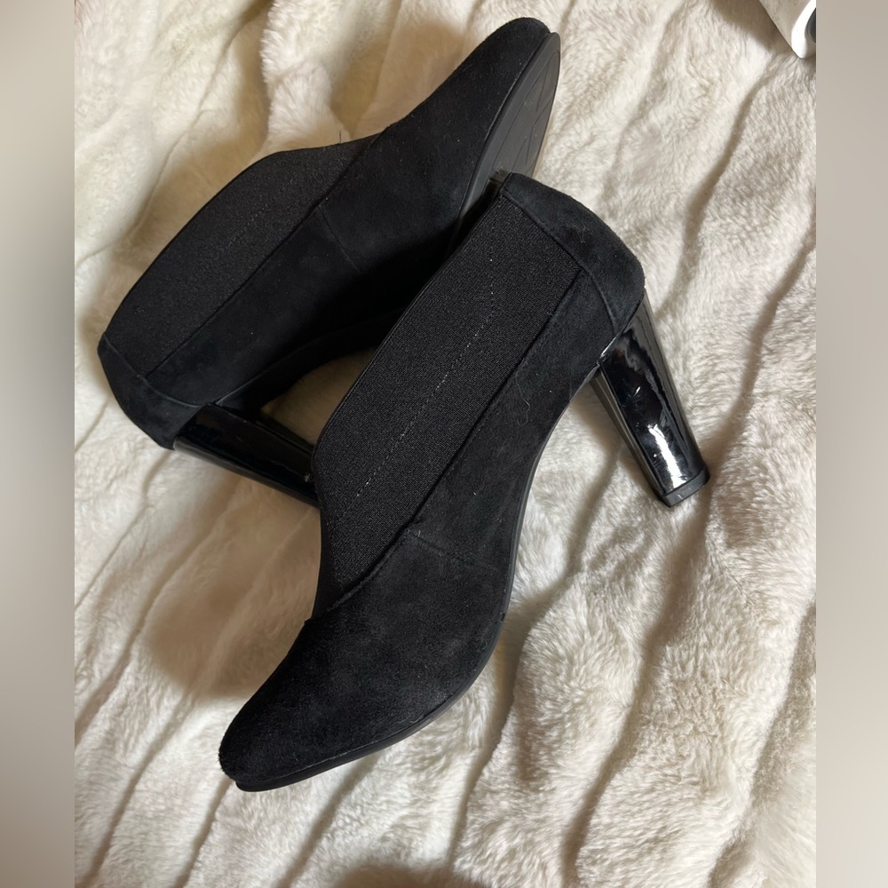 Naturalizer 10M Black Slip On Wide Neck Black Ankle Workwear Office Booties NYC